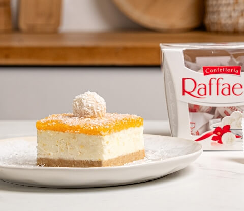Kokos-Cheesecake-Bars mit Pfirsich mit Raffaello