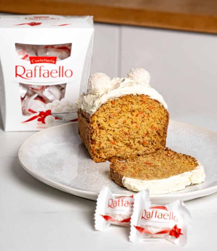 Kokos-Karotten-Kuchen mit Raffaello
